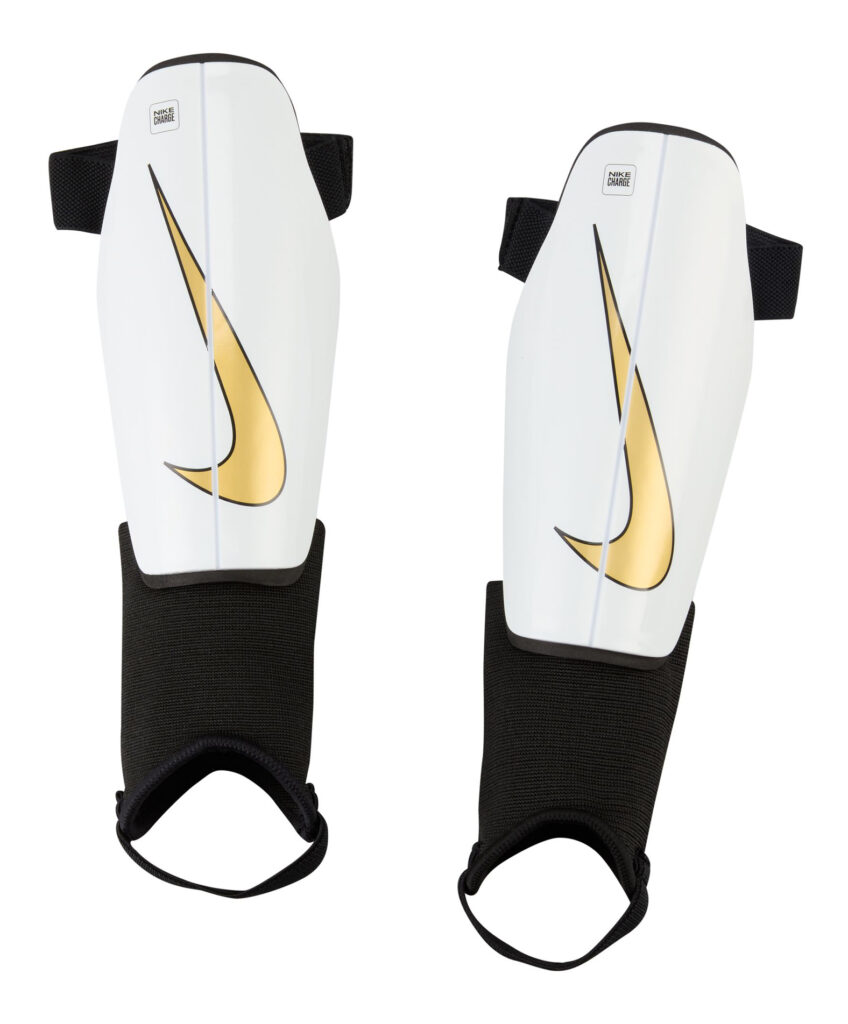 Ochraniacze Nike Charge DX4610-101