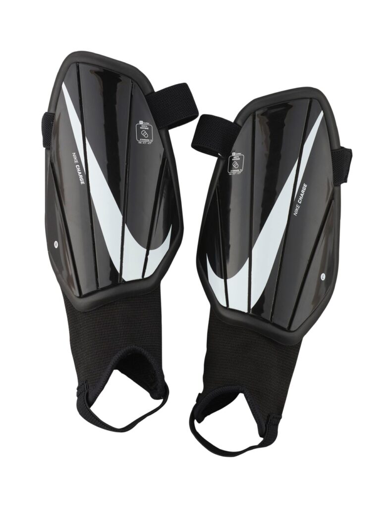 Ochraniacze Nike Junior Charge SP2165-010