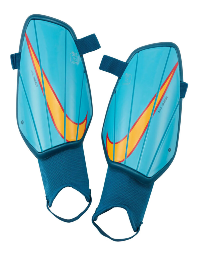 Ochraniacze piłkarskie Nike Charge SP2164-447