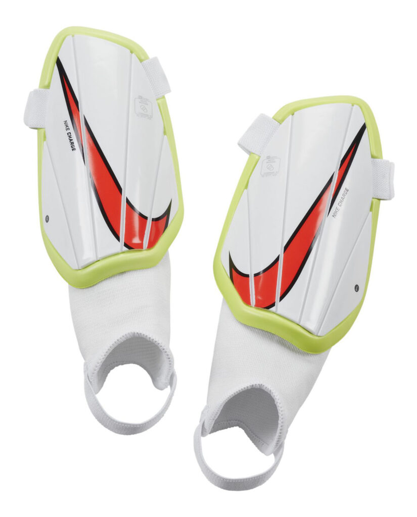 Ochraniacze Nike Junior Charge SP2165-102